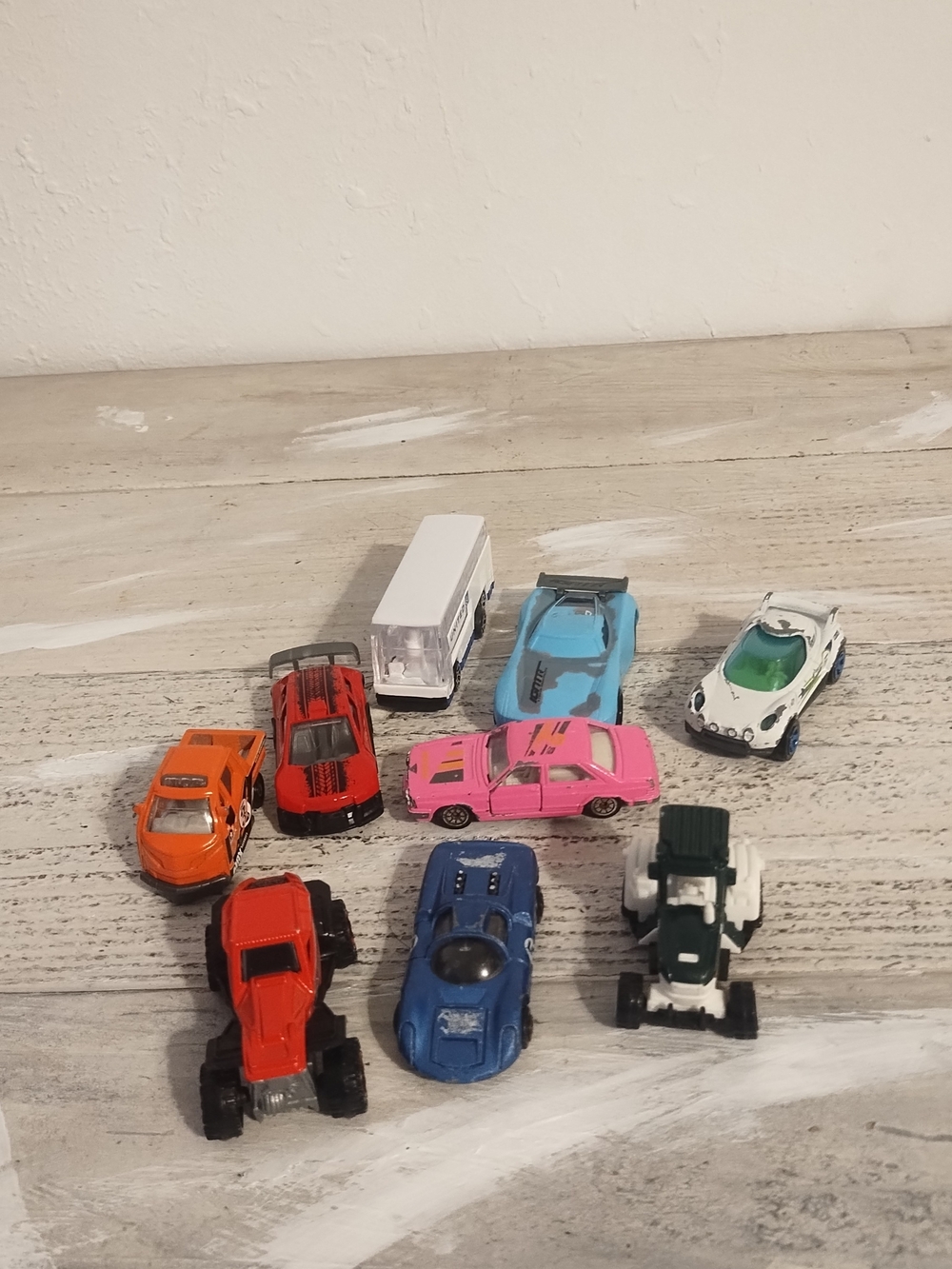 Lot of 9 Toy Cars and Trucks different brands matchbox an Hot Wheels and others